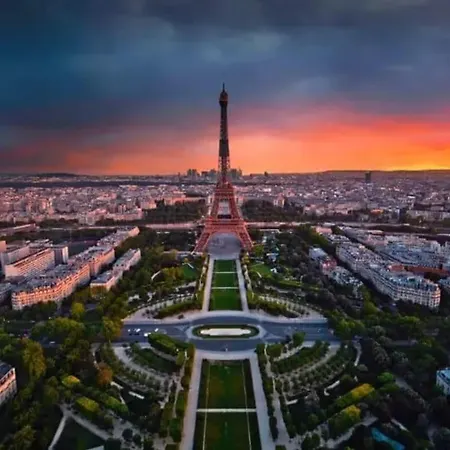 Apartment A Pres De Montmartre 48m² Avec Terrasse Paris